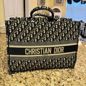 CHRISTIAN DIOR LOGO TRAVEL TOTE & WRISTLET